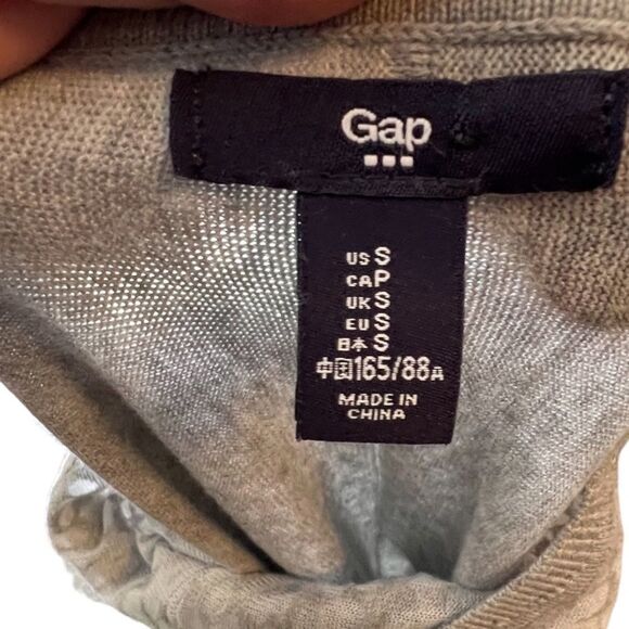 Gap Sweater - Picture 6 of 6